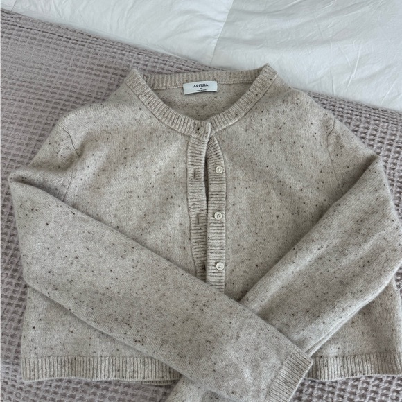 Aritzia Sweaters - Aritzia Speckled Beige Cardigan
